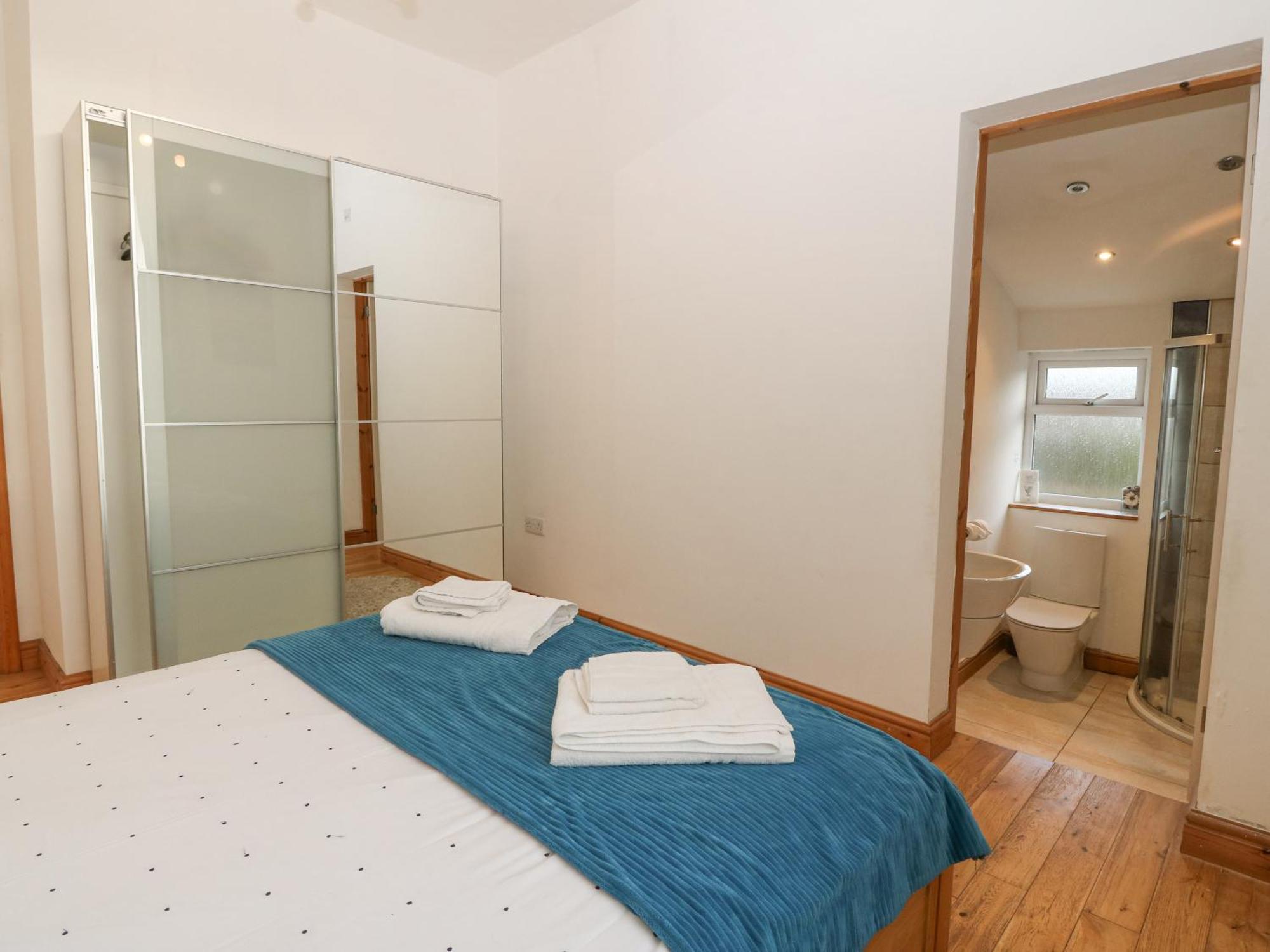 Coed Llai Vila Holyhead Exterior foto